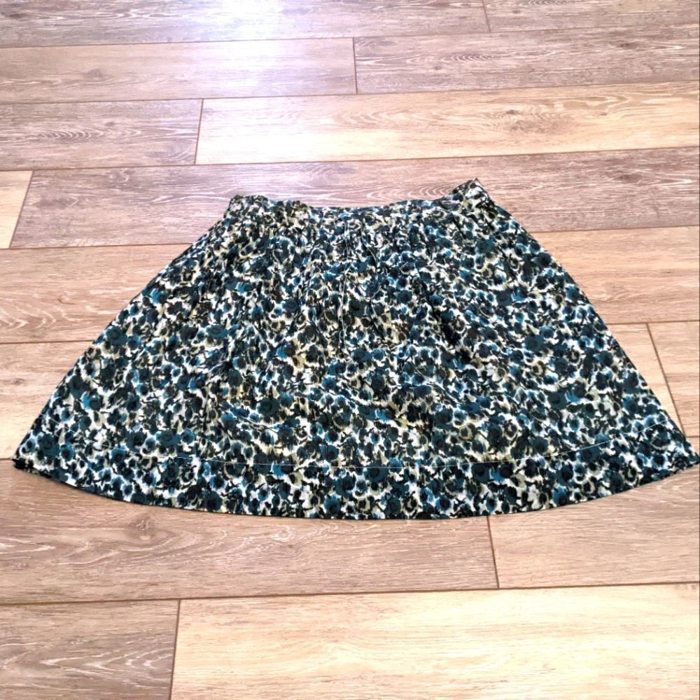 Gap size small skirt, teal floral print pockets flirty skirt